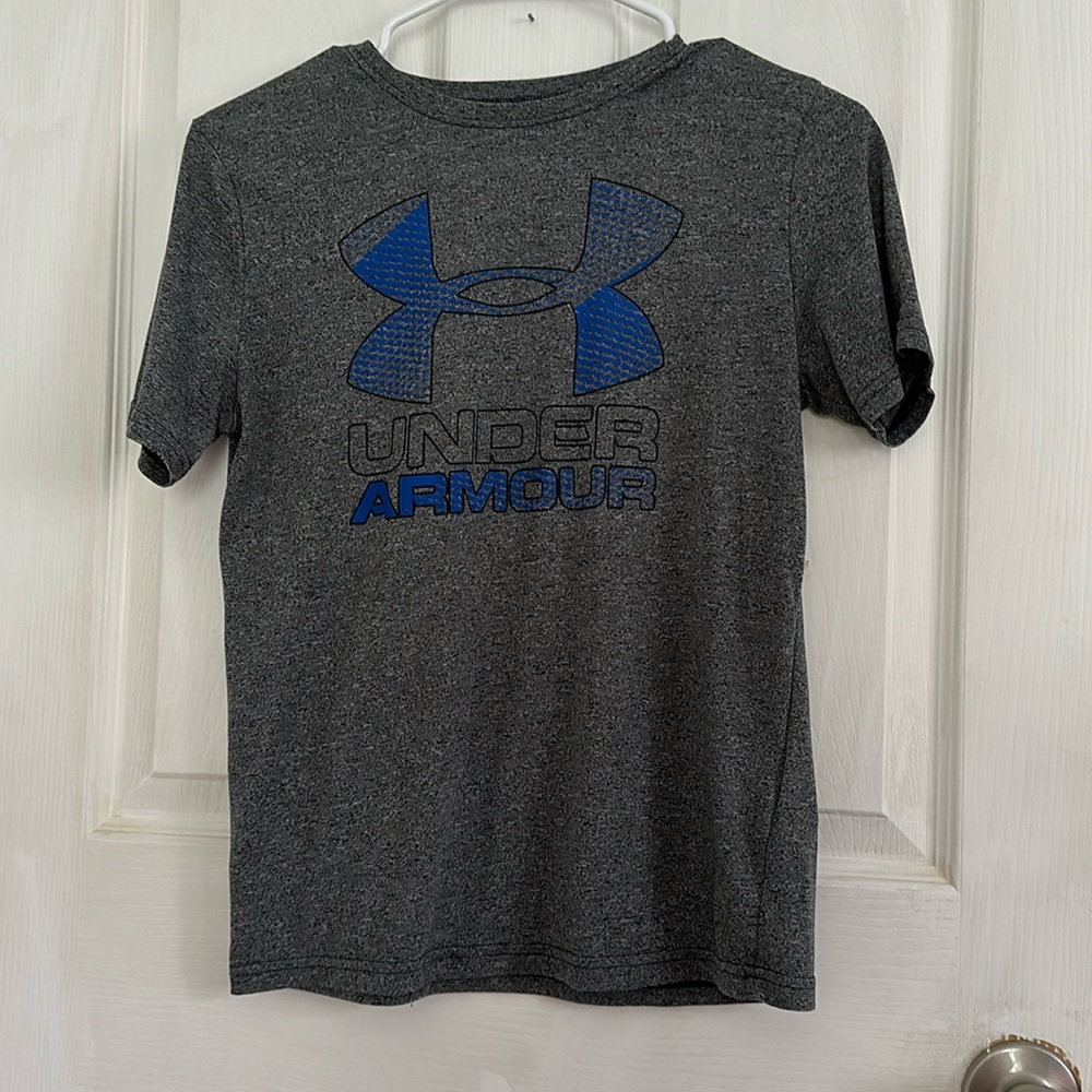Boys under armour athletic tshirt